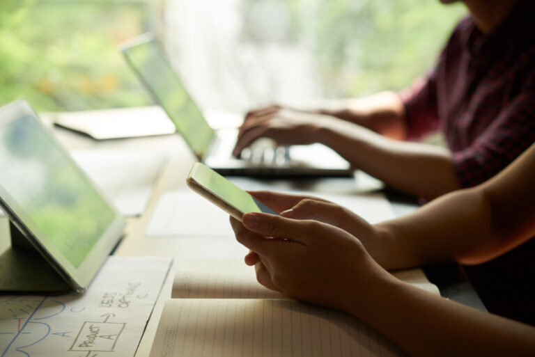 ponto-por-celular-risco-juridico-real-e-o-papel-fundamental-do-revendedor-evo